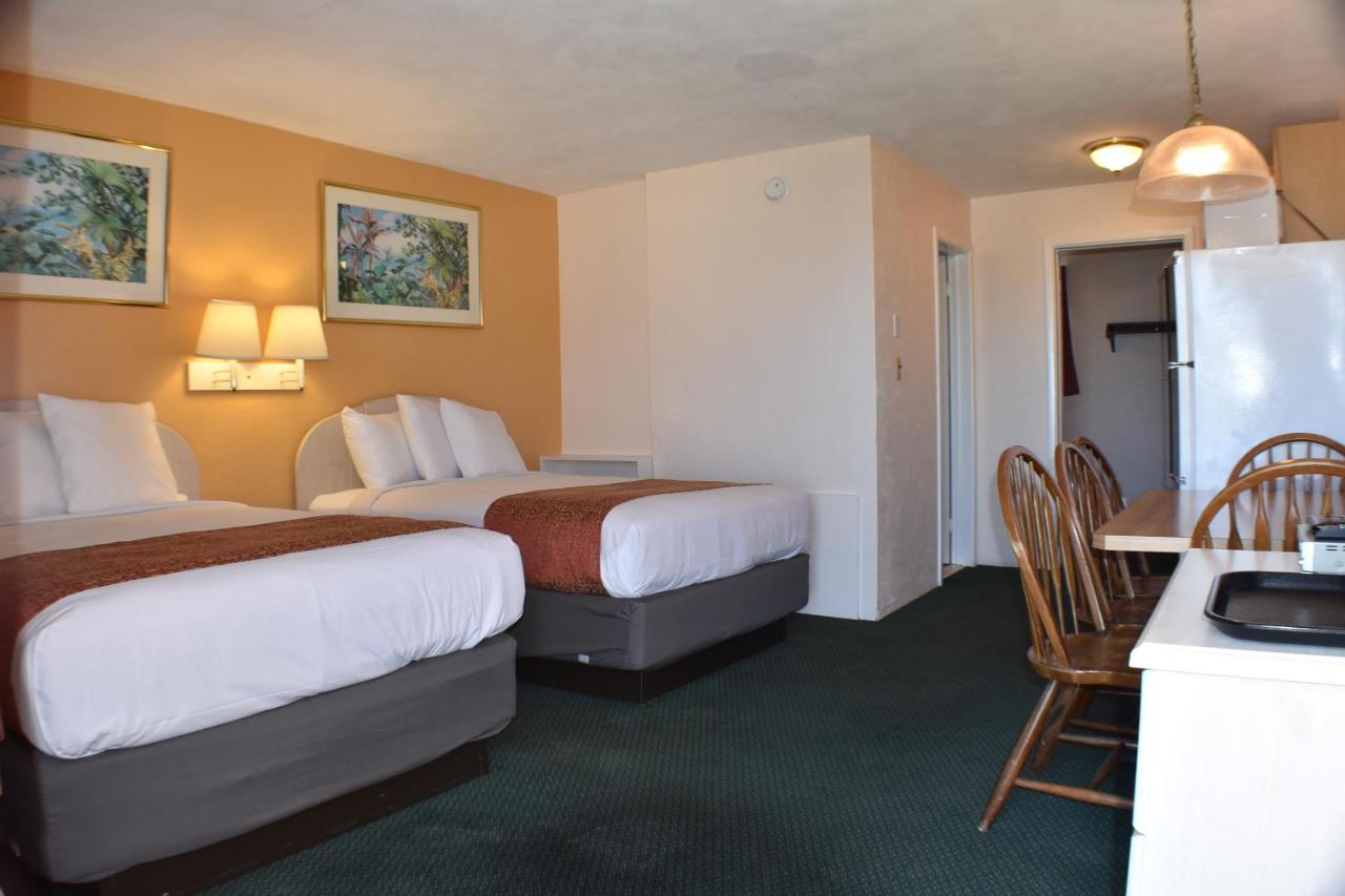 Blue Water Motel — photo 12