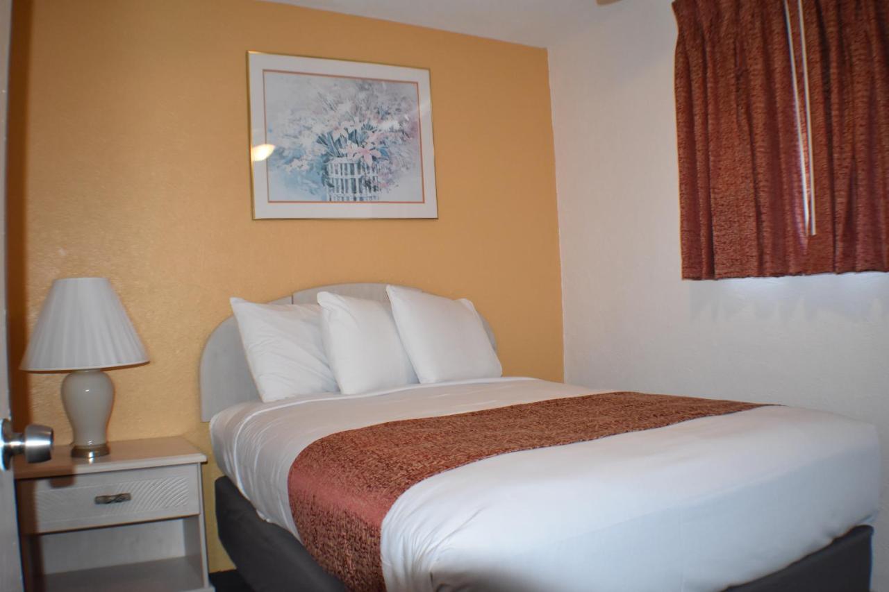 Blue Water Motel — photo 18