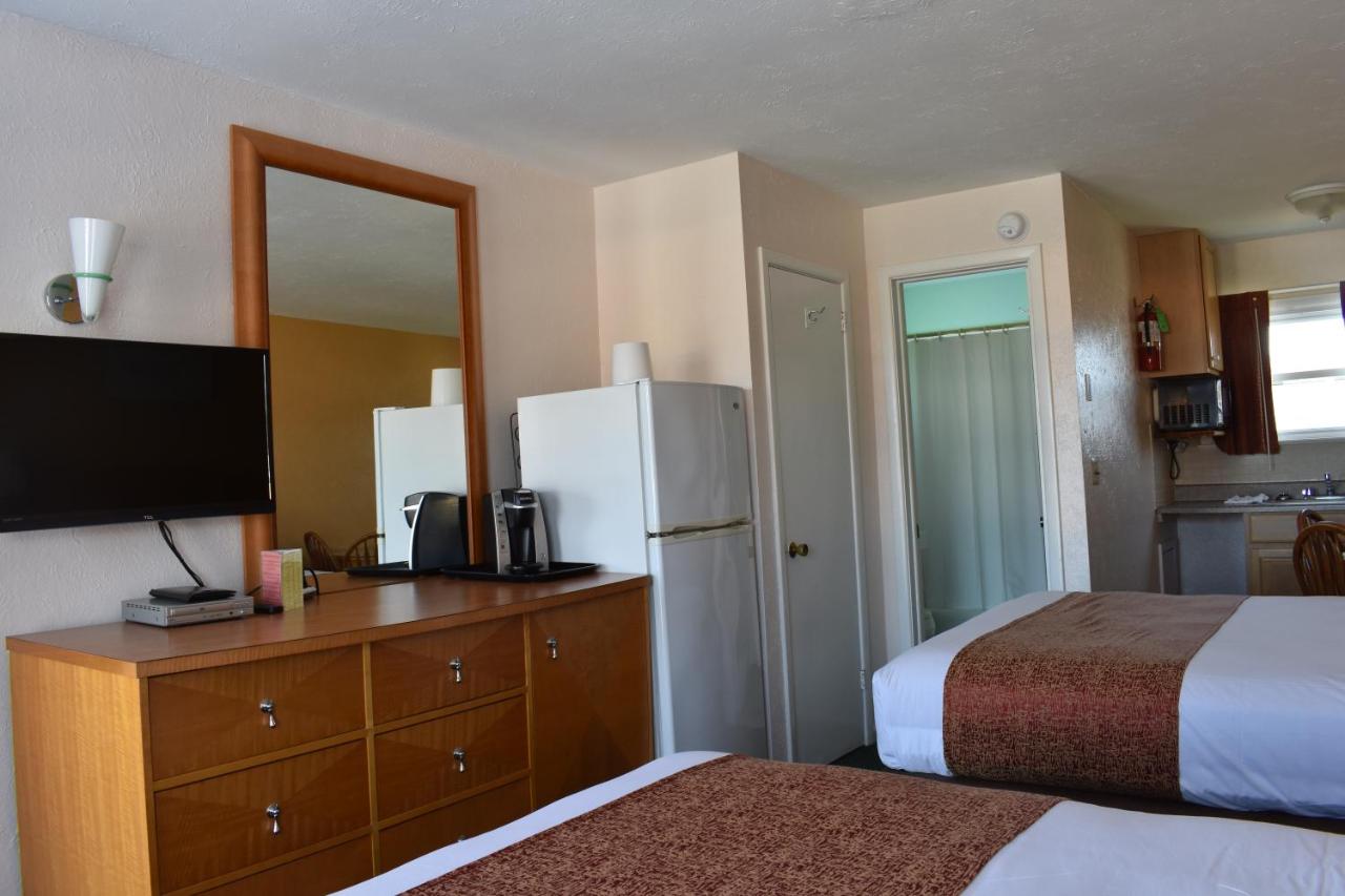 Blue Water Motel — photo 9