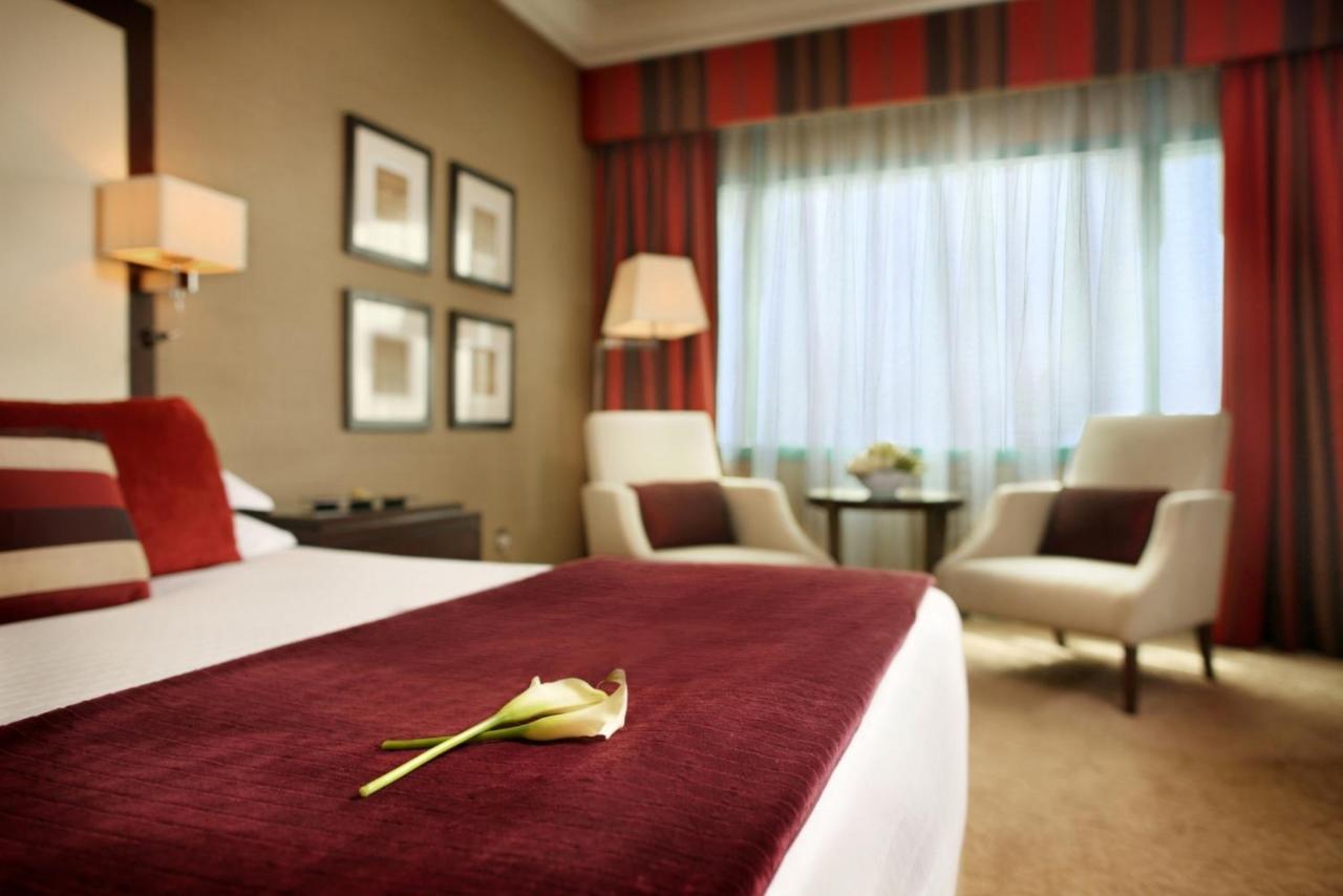 Mövenpick Grand Al Bustan photo