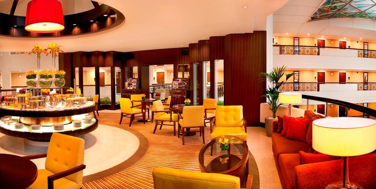 Mövenpick Grand Al Bustan photo