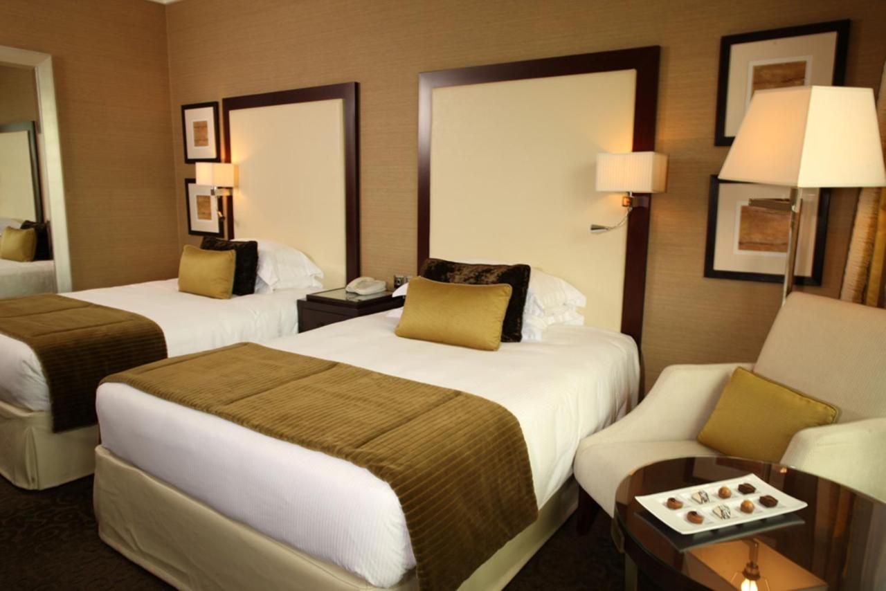 Mövenpick Grand Al Bustan photo