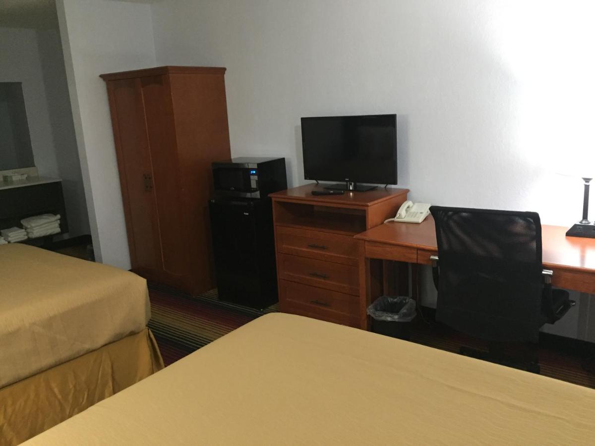 Travelodge by Wyndham Spirit Lake/Okoboji — photo 9