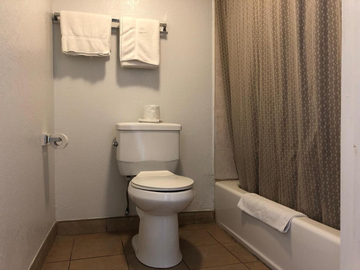 Starlight Inn, Valley Blvd - Downtown LA - 3