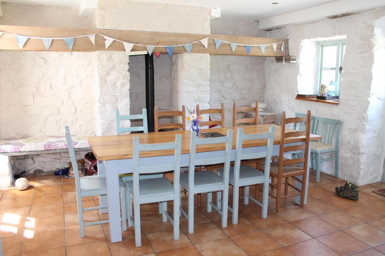 {{ hotelInfo.altText }}