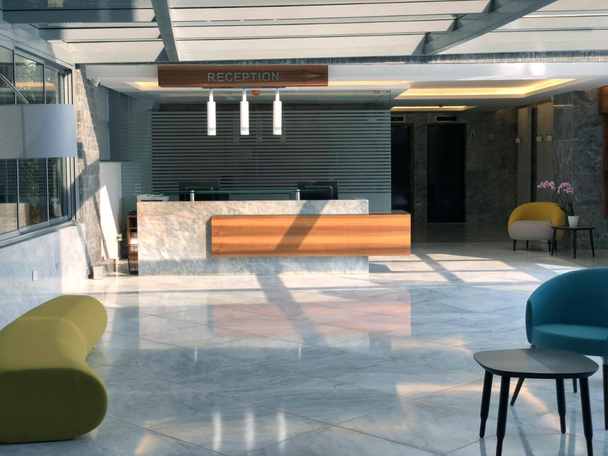 Grey Pearls Suites photo