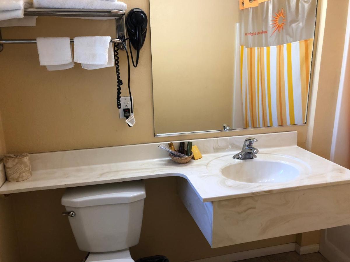 Encore Motel — photo 9