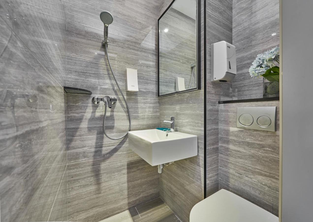Hotel 81 Orchid - 3