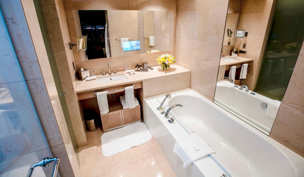 Apartments by Fairmont Baku Flame Towers photo