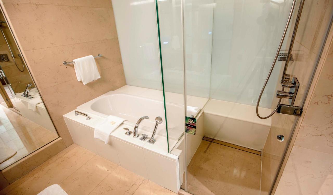 Apartments by Fairmont Baku Flame Towers photo