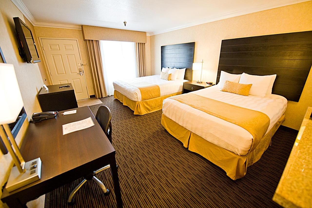 Hotel d’Lins Ontario Airport — photo 18