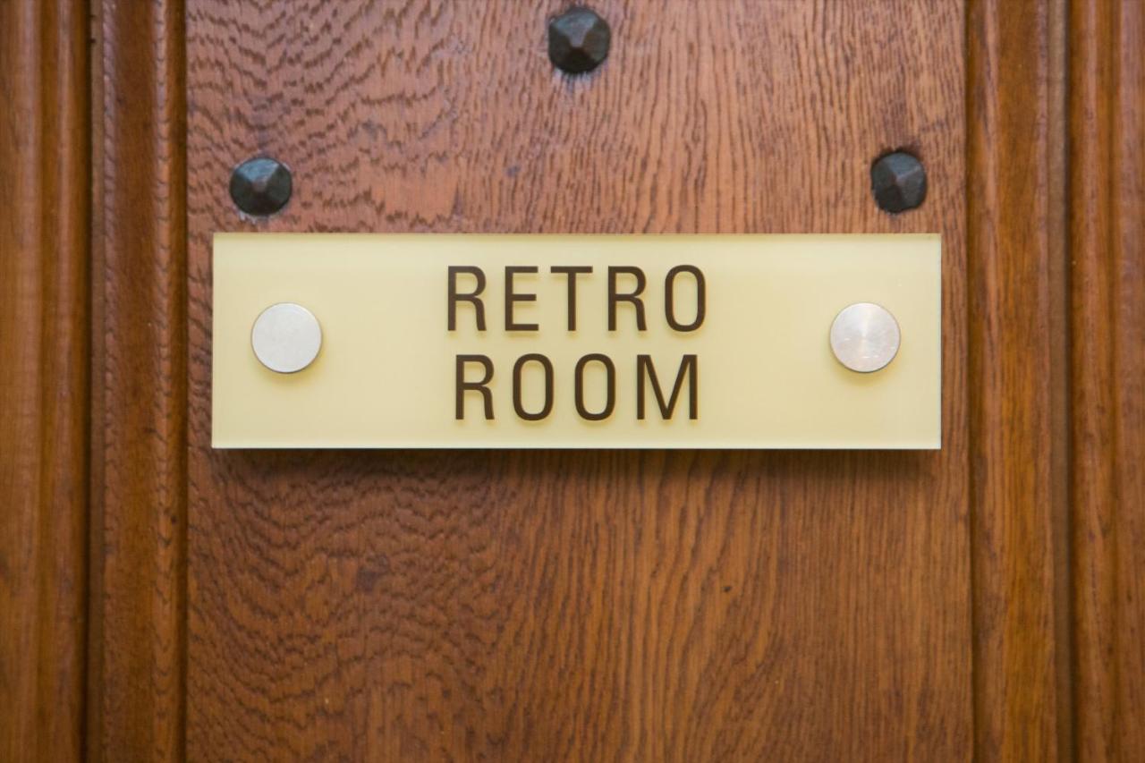 Retro suit