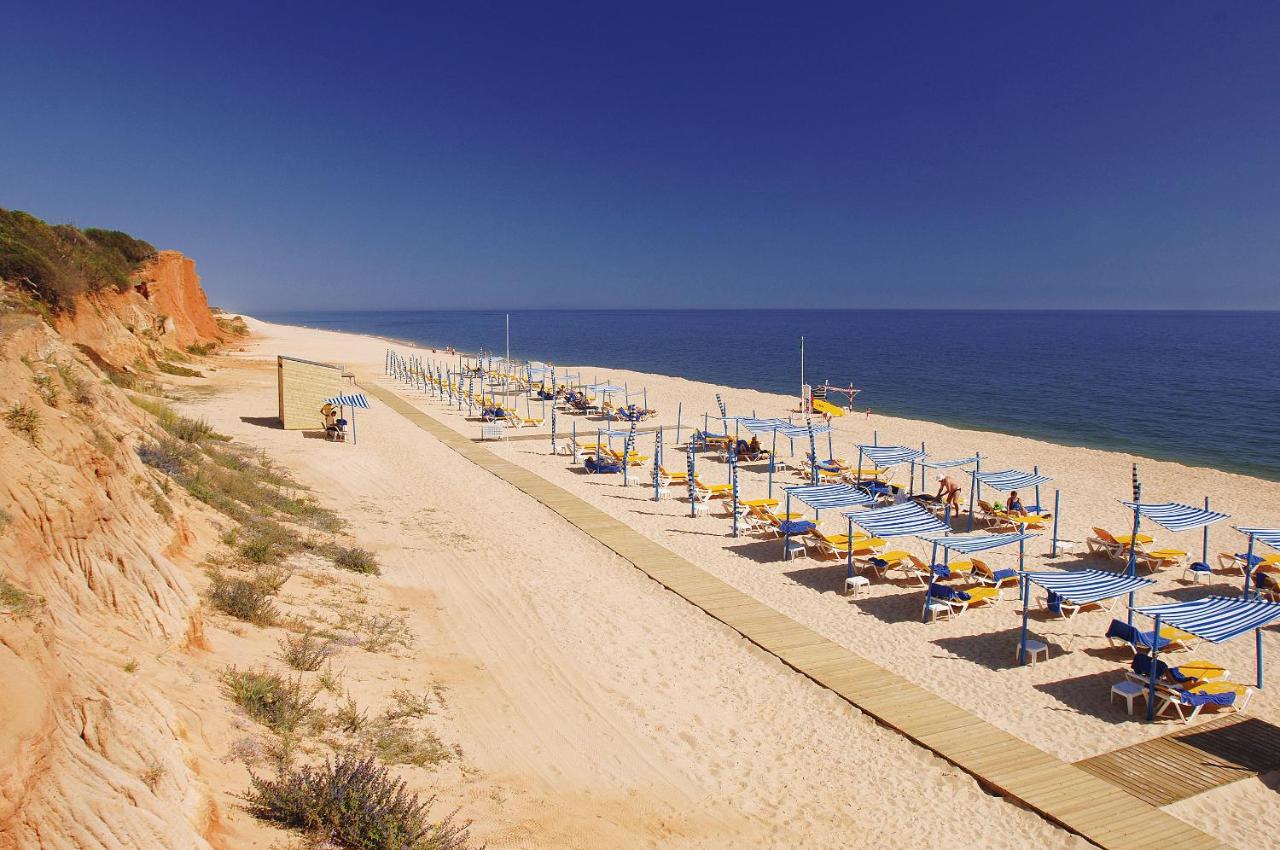 Beach: Dona Filipa Hotel