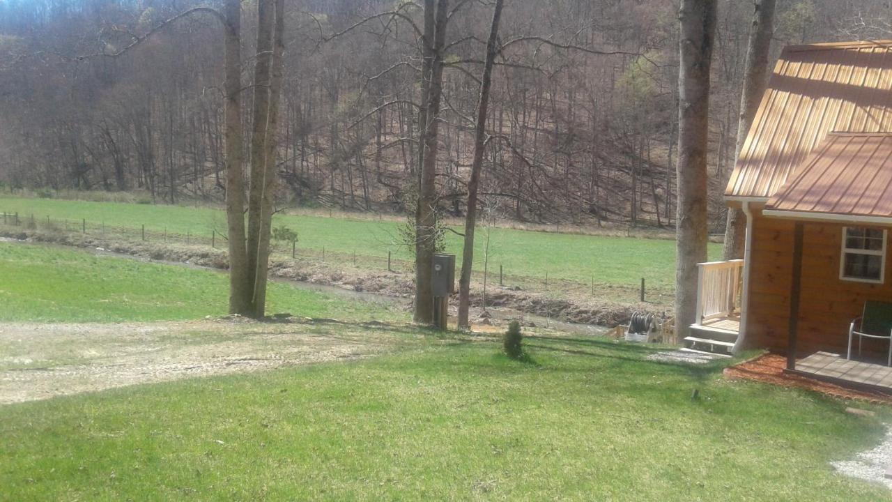 Tranquil Waters Cabin — photo 22