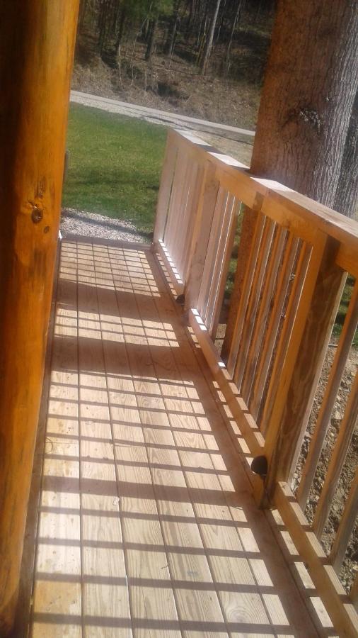 Tranquil Waters Cabin — photo 23