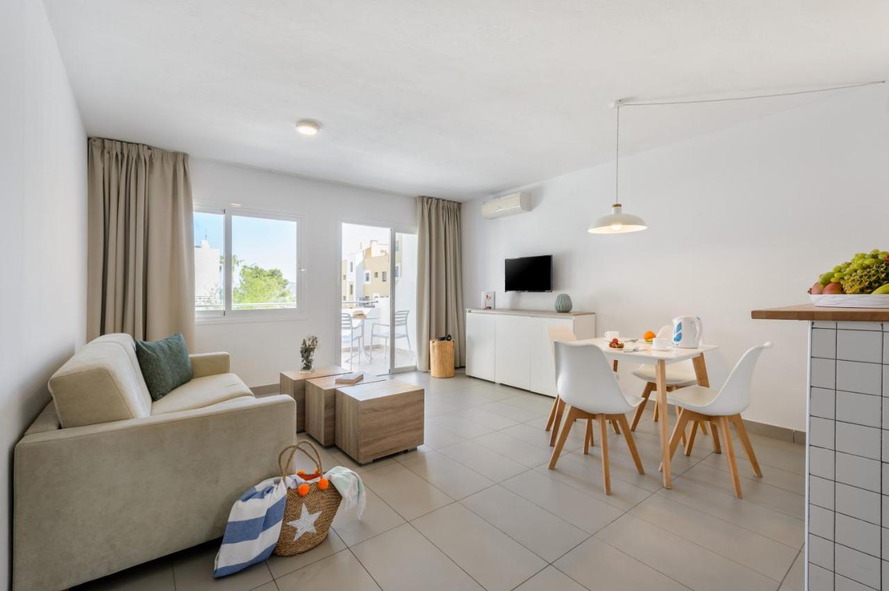 Apartamentos Vibra Riviera, Bahia de Sant Antoni ...