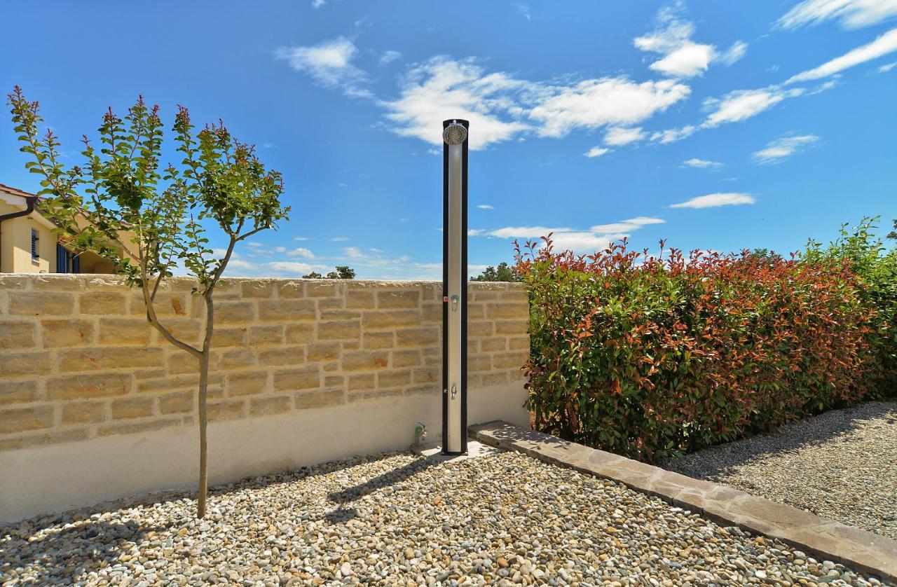 Villa 1519 photo