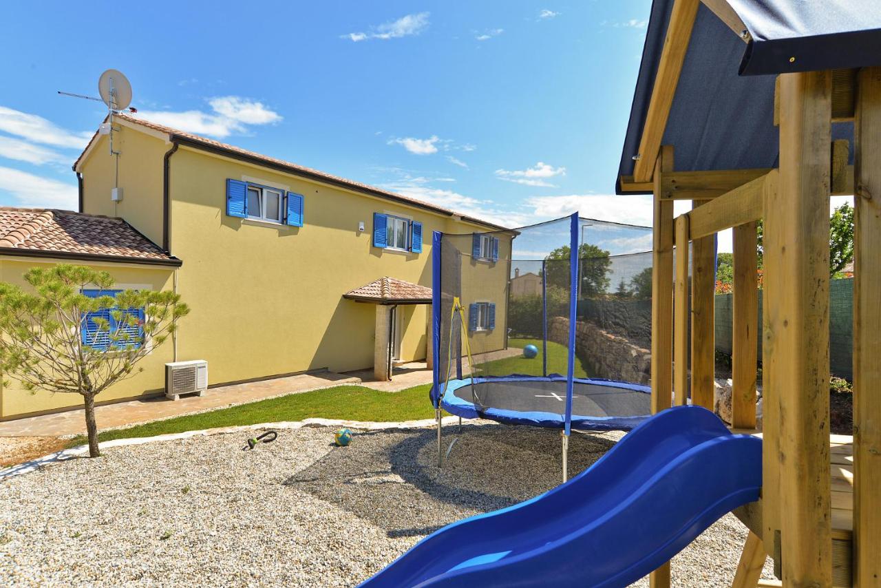Villa 1519 photo