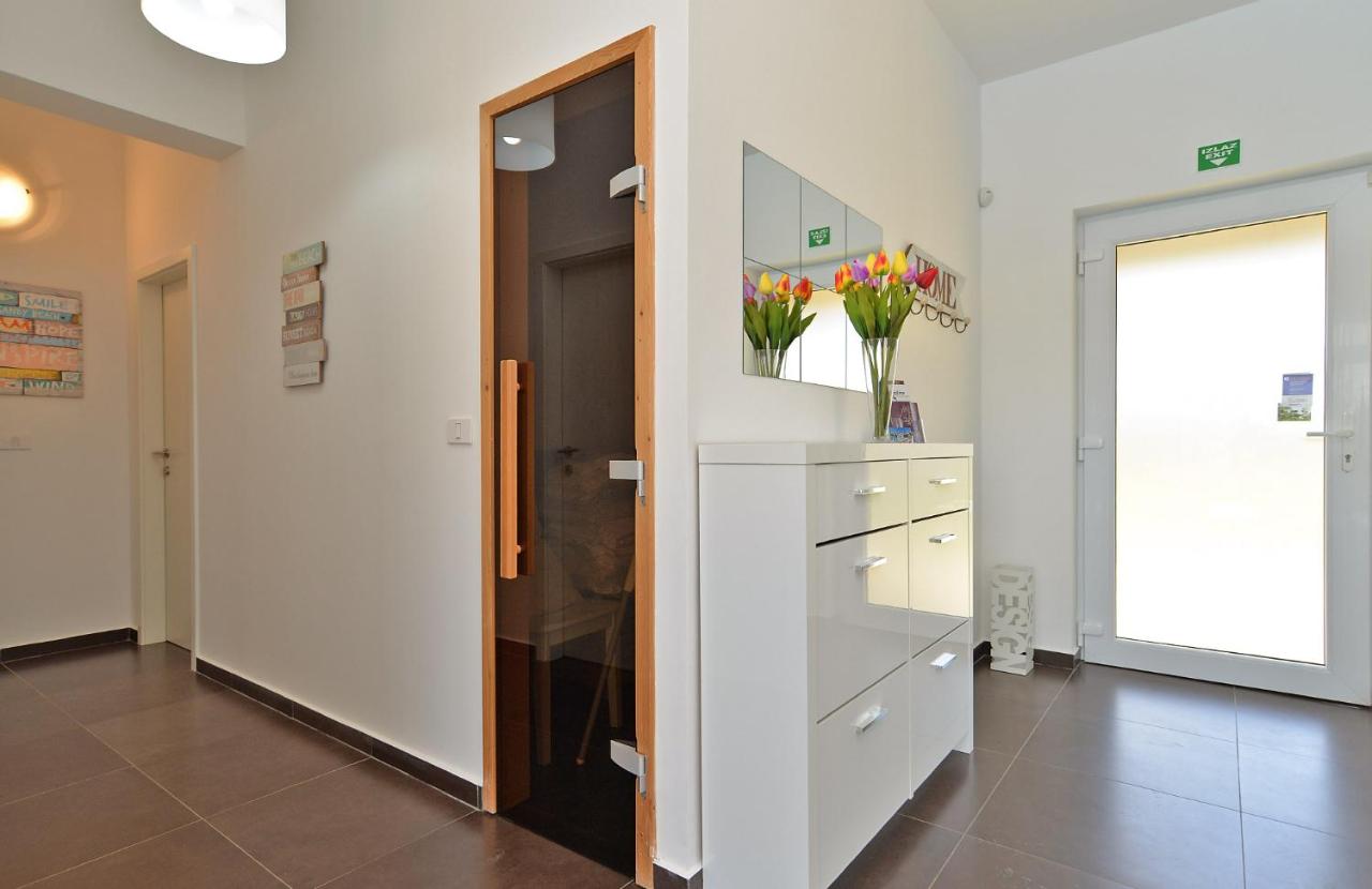 Villa 1519 photo