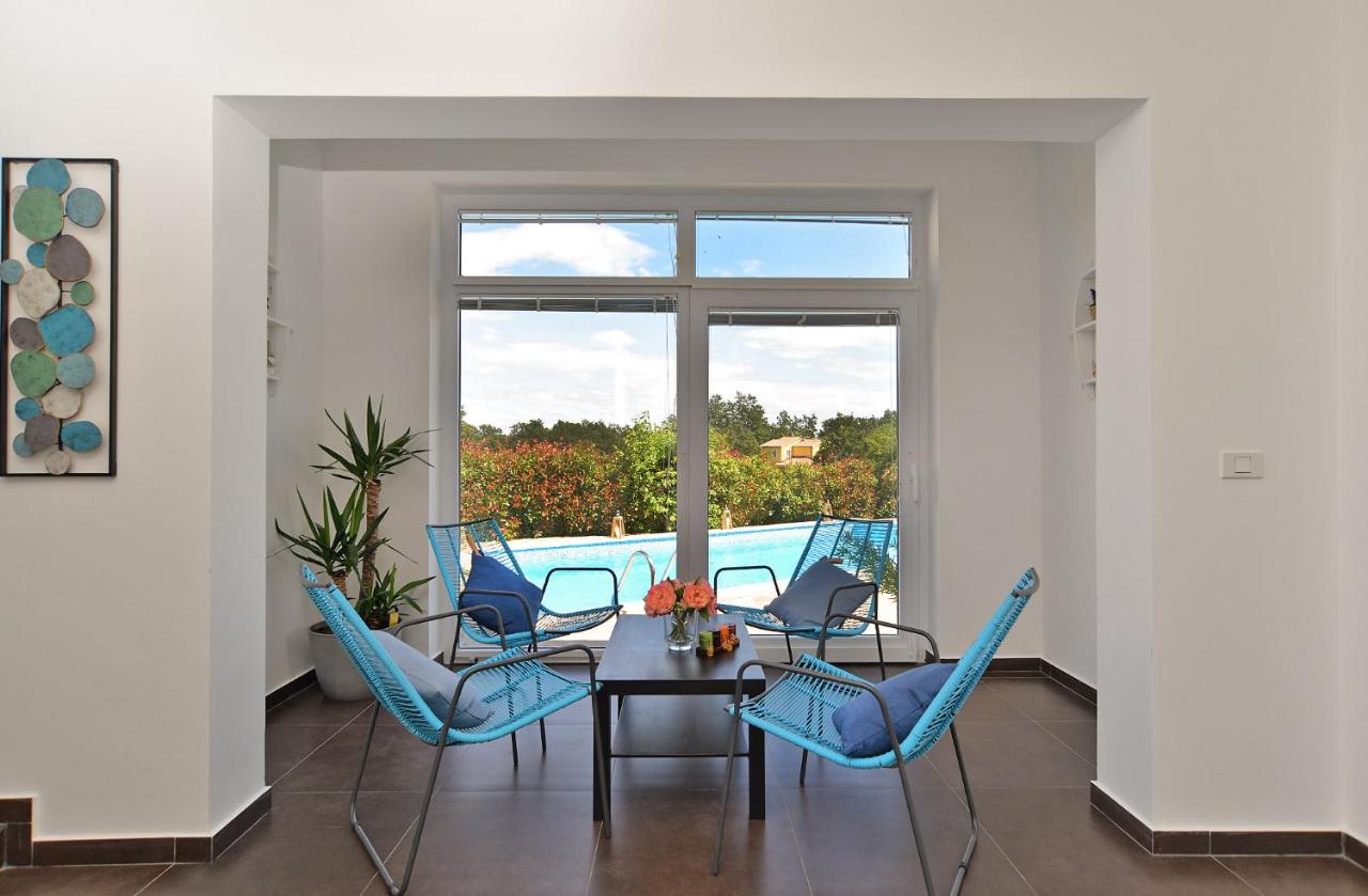 Villa 1519 photo
