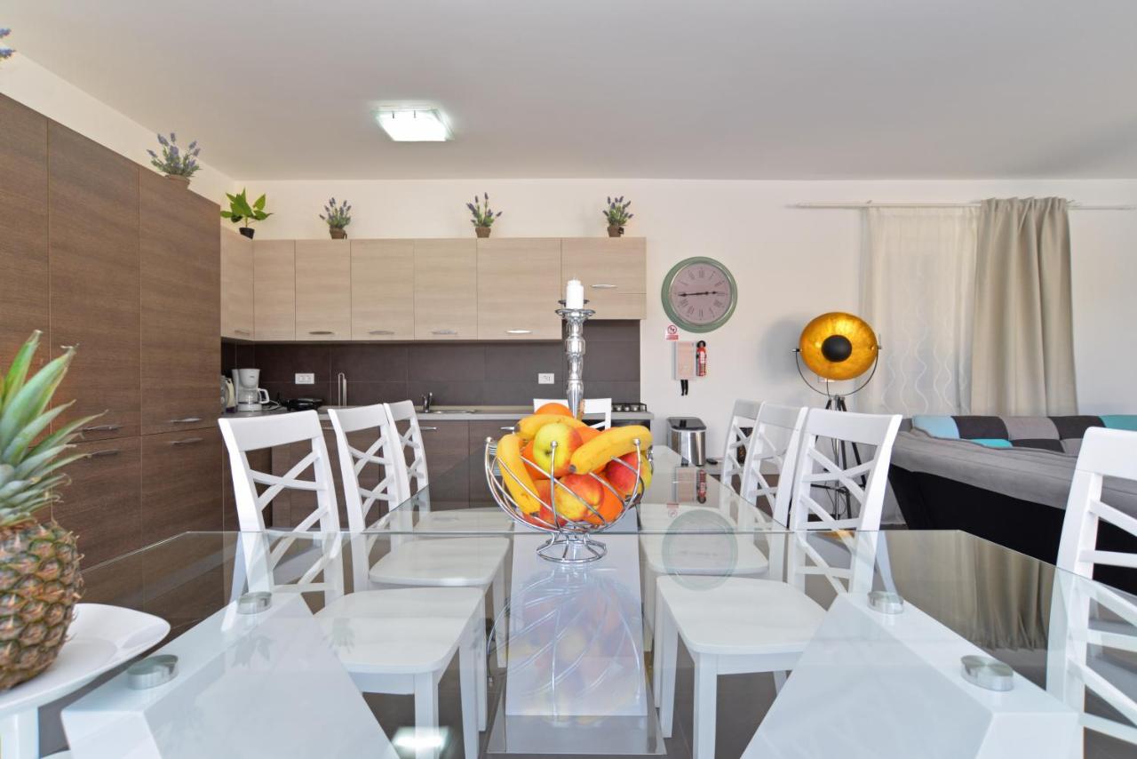 Villa 1519 photo
