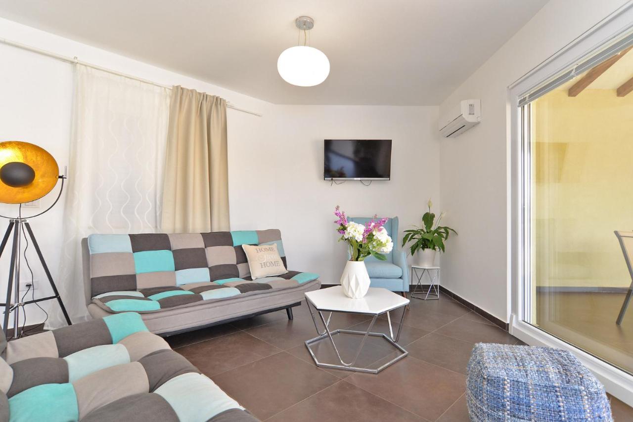 Villa 1519 photo