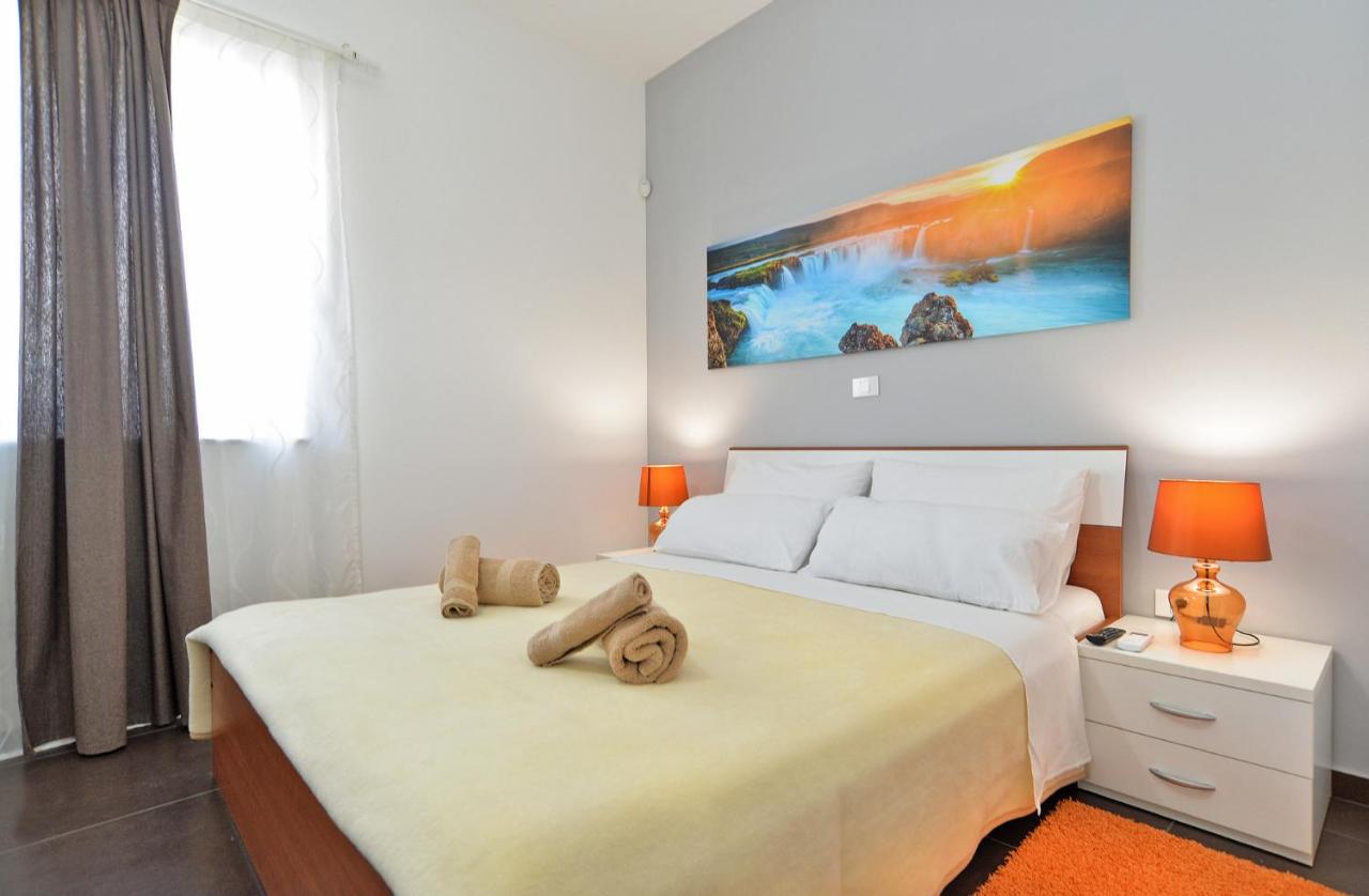 Villa 1519 photo