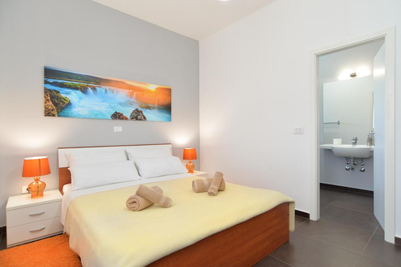 Villa 1519 photo