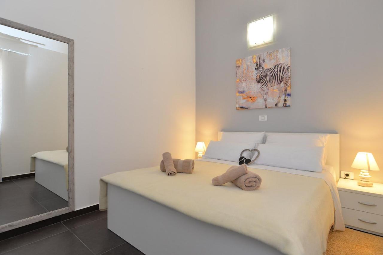 Villa 1519 photo