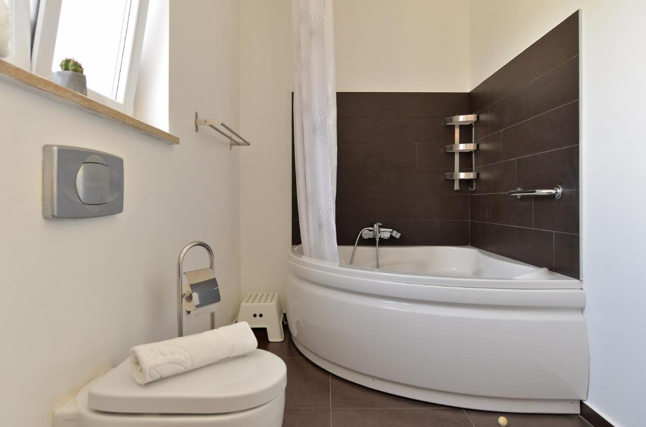 Villa 1519 photo