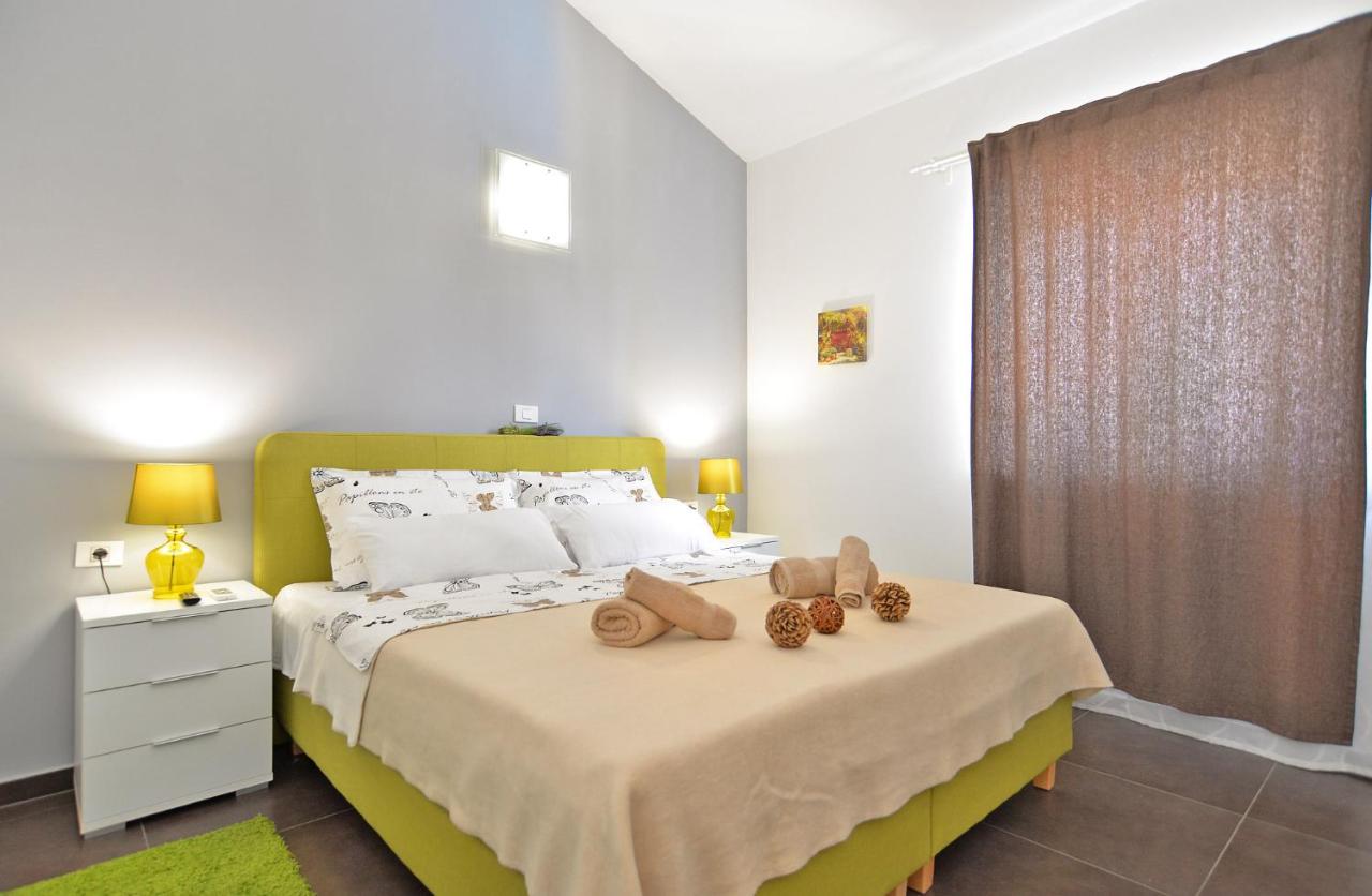 Villa 1519 photo