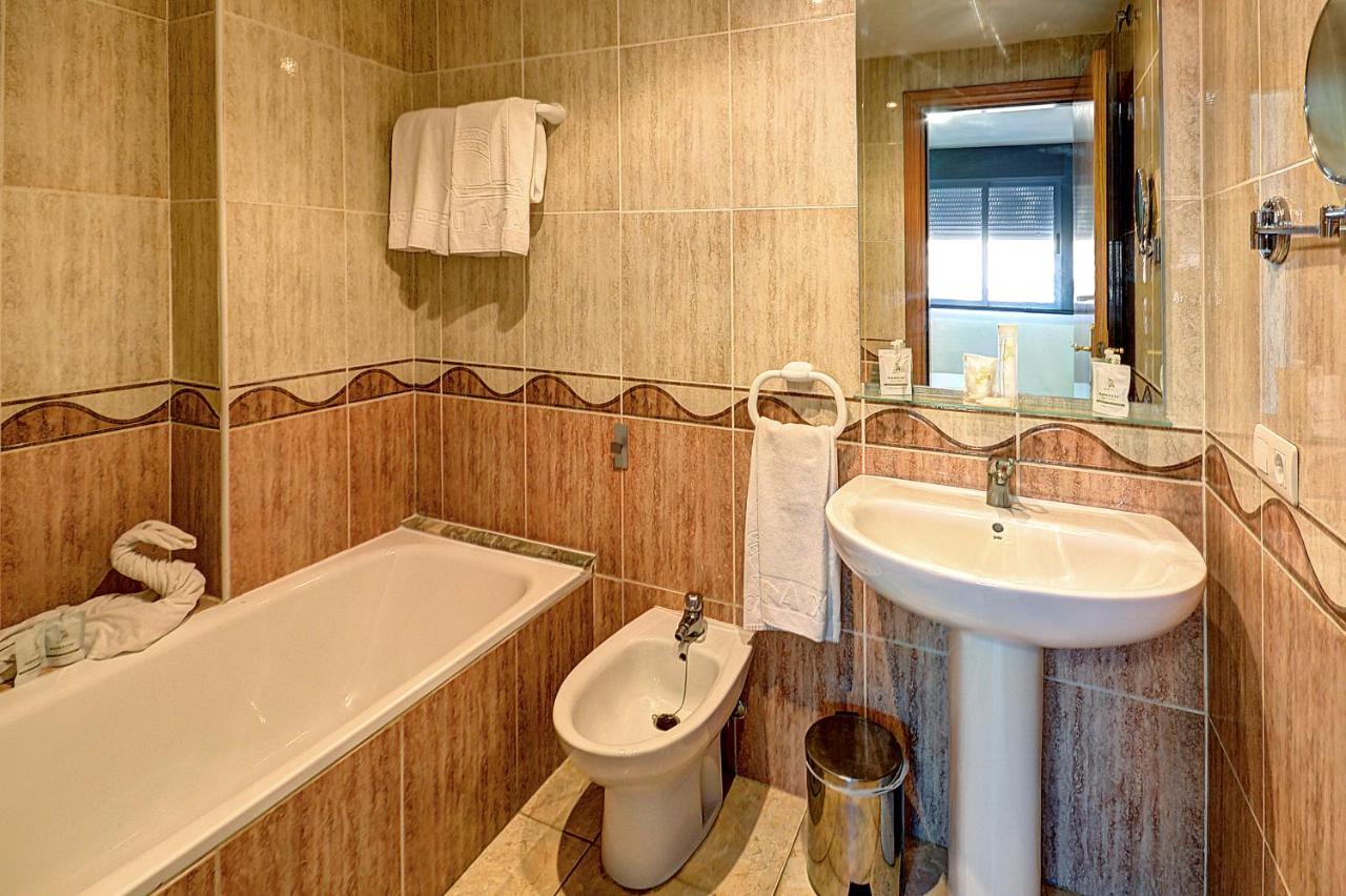 Apartamentos Marina dOr Beach Room Only 1ª Linea, Oropesa ...