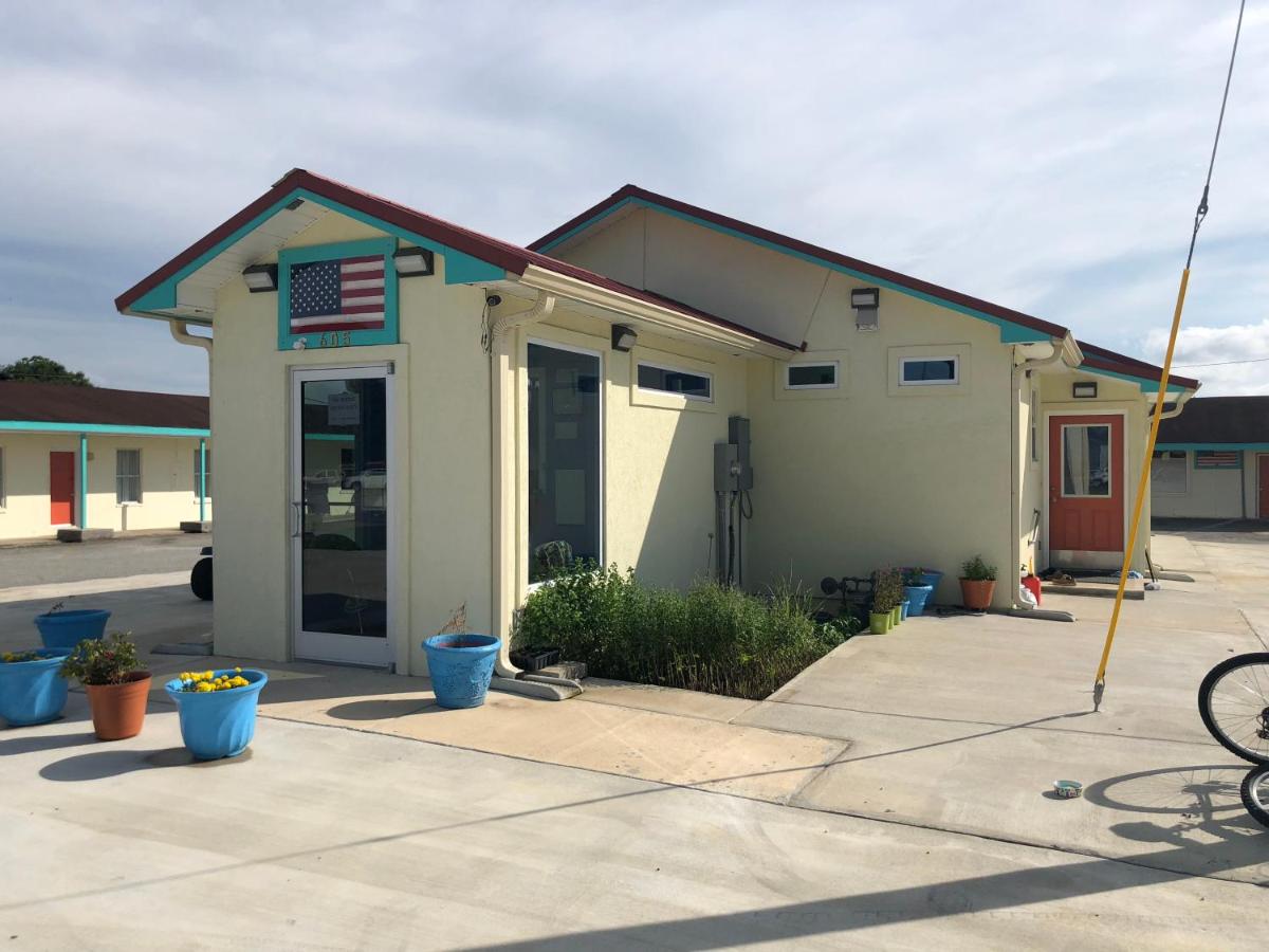 Budget Inn — photo 8