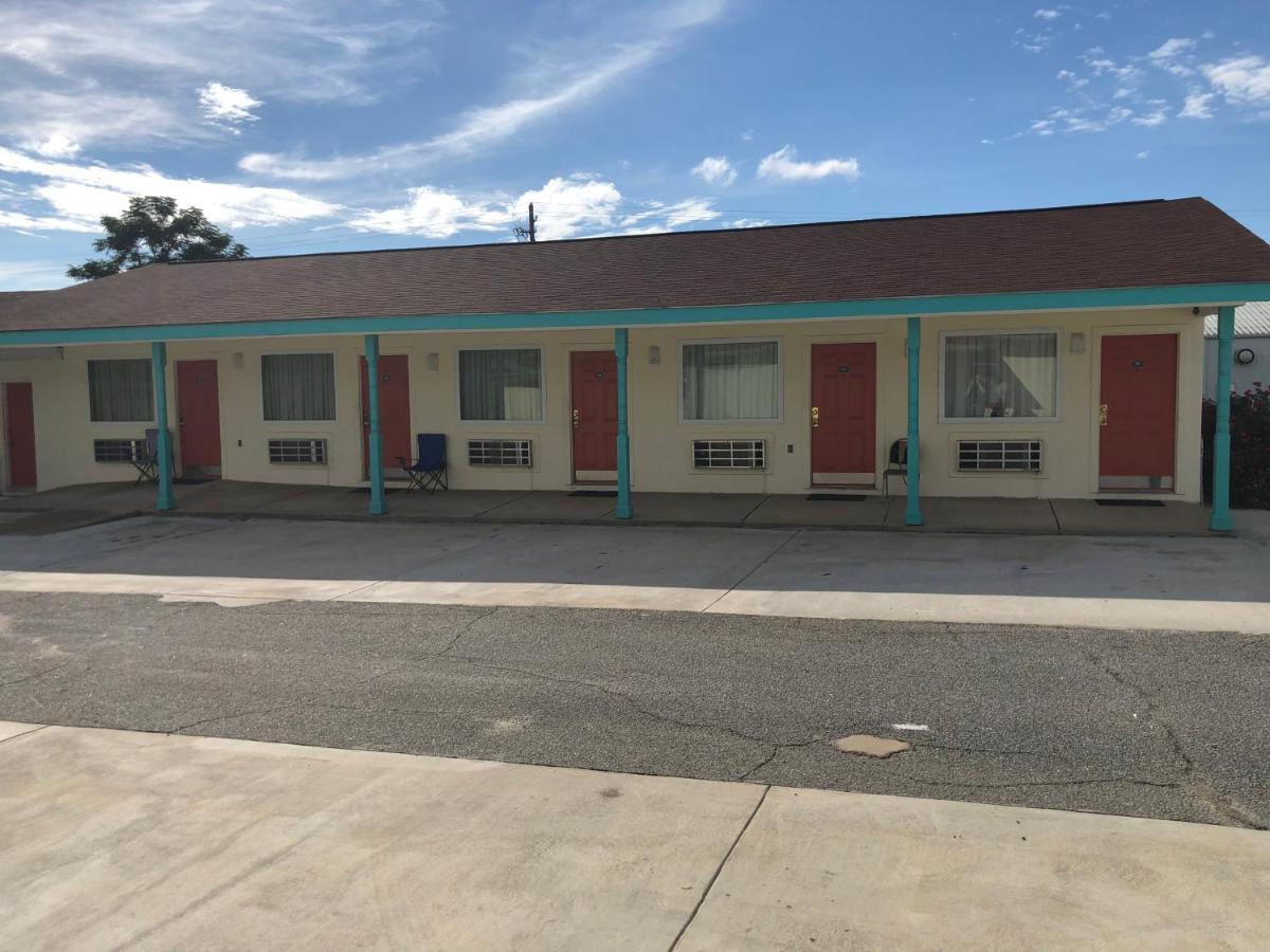 Budget Inn — photo 4