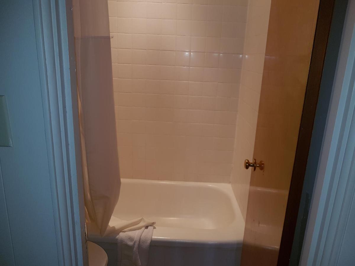 Town House Motel — photo 14