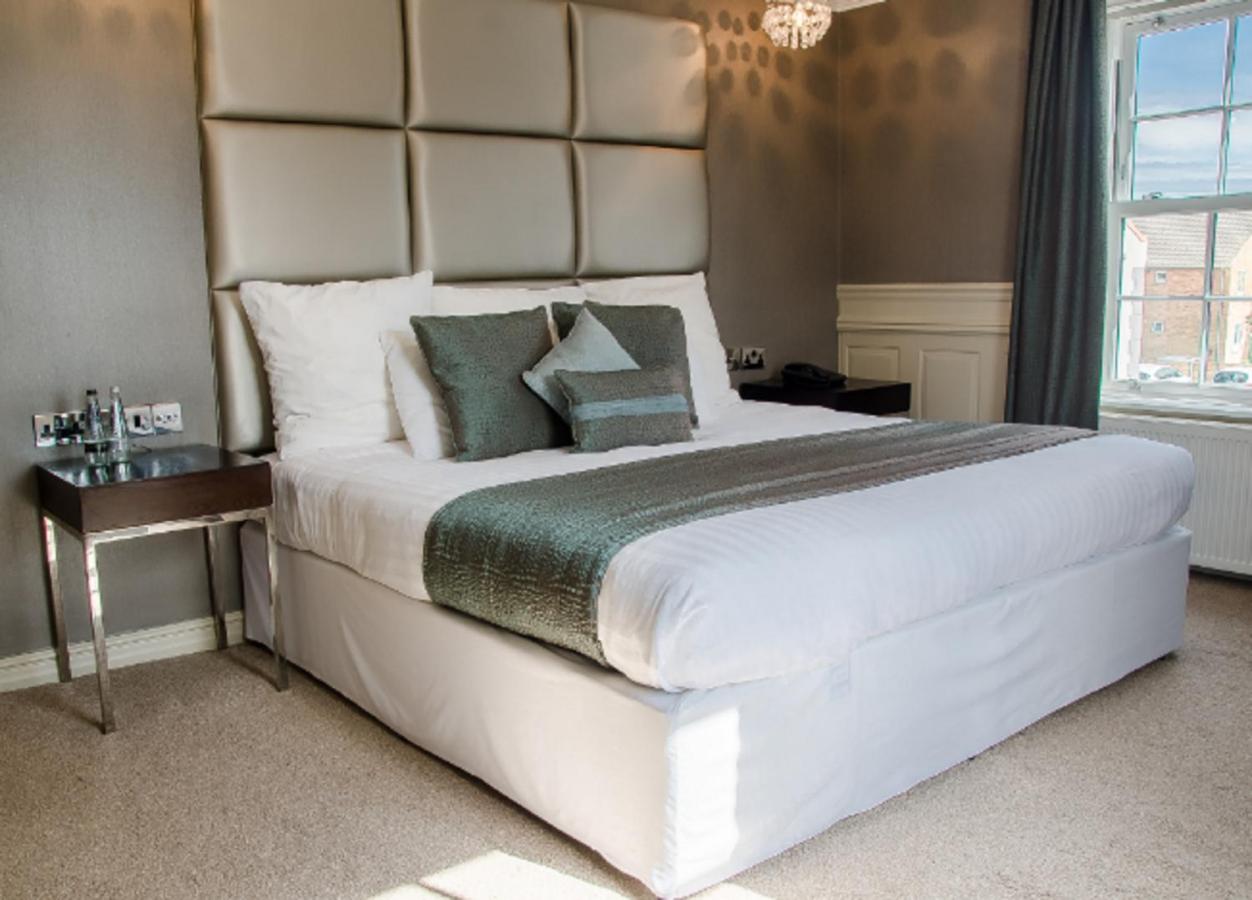Cliff Suite