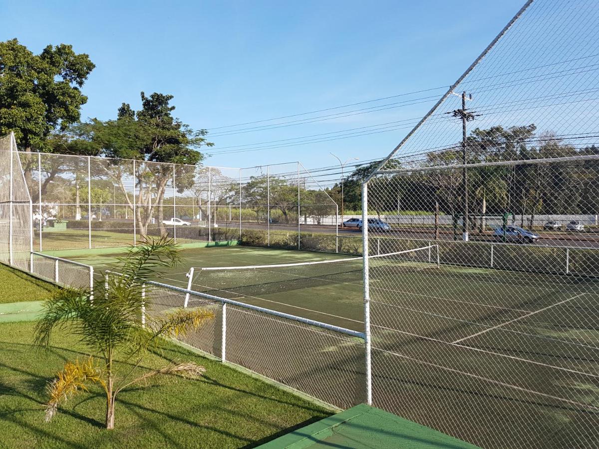 Tennis court: Dom Pedro I Palace Hotel
