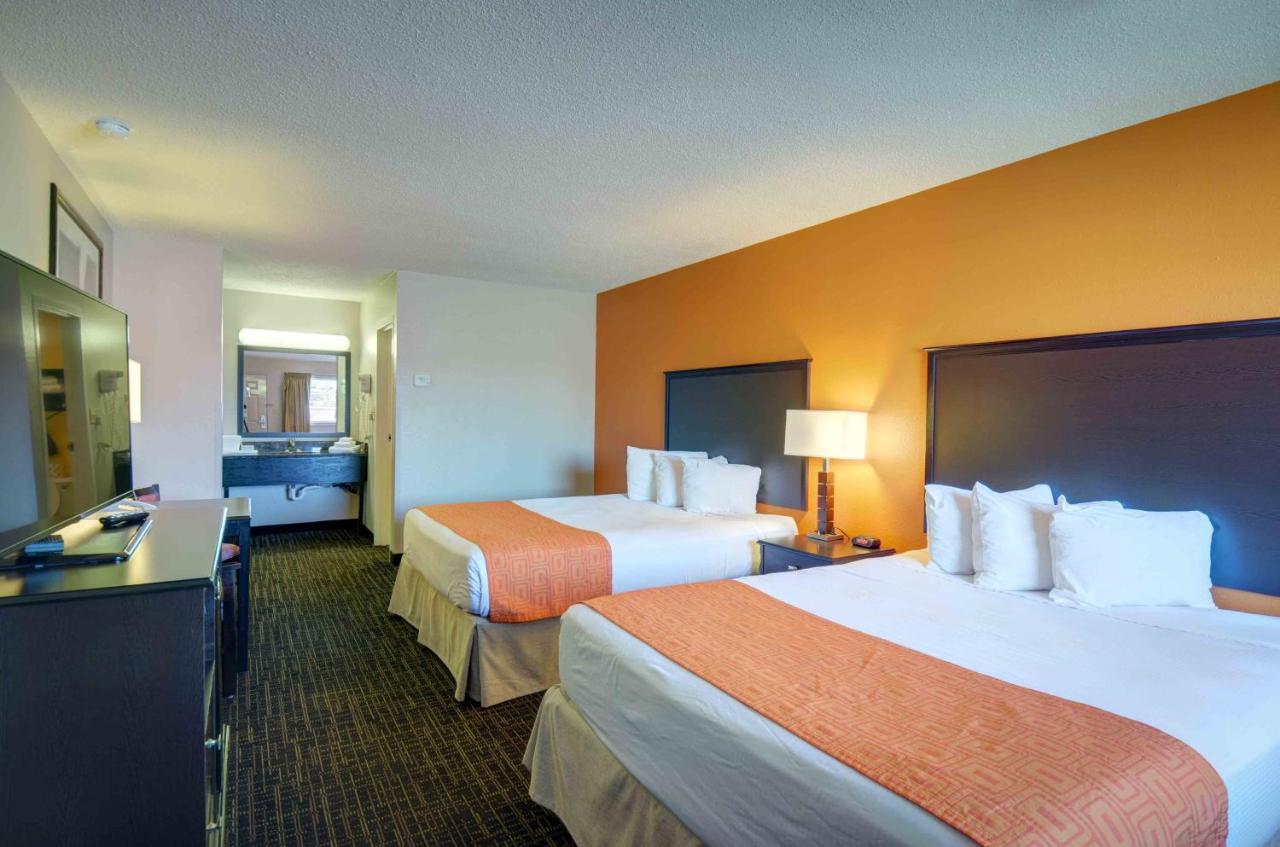 North Platte Inn and Suites — photo 2