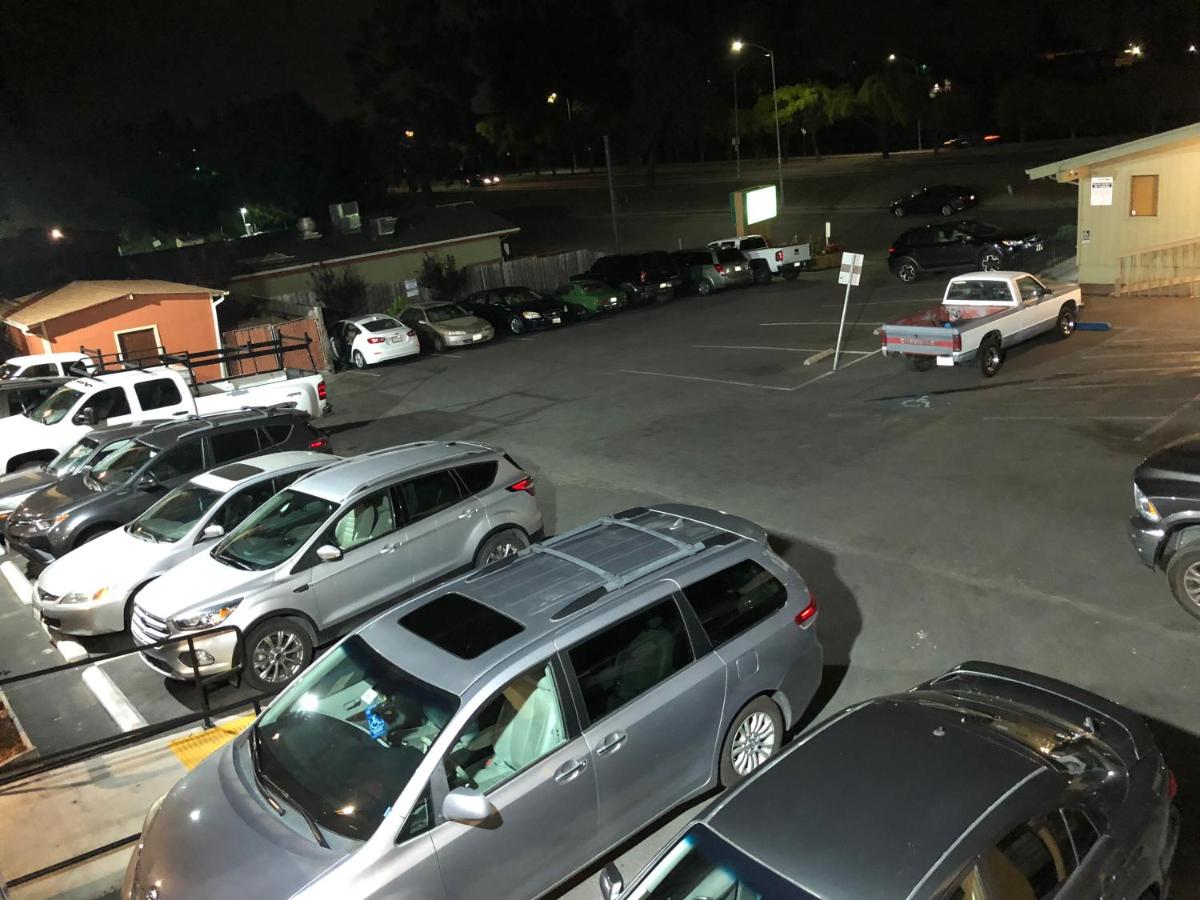 Economy Inn — photo 9