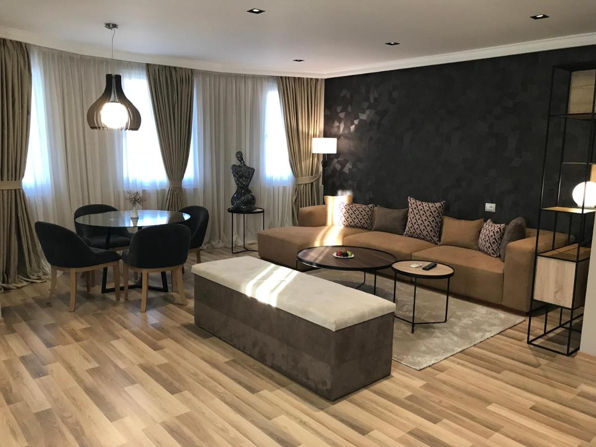 Hotel Deluxe photo
