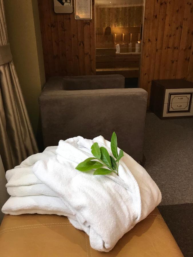 Hotel Deluxe photo