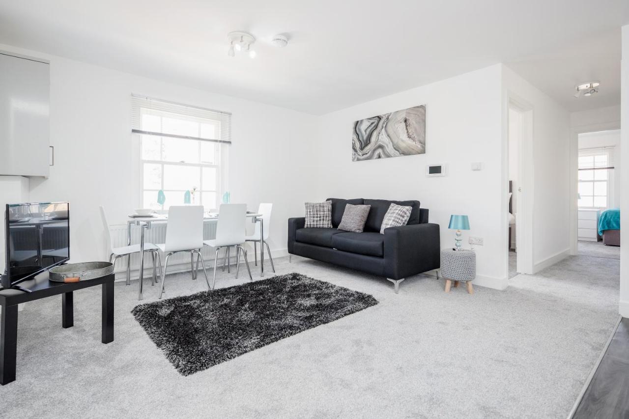 Elthorne Luxury Apartments - Uxbridge photo