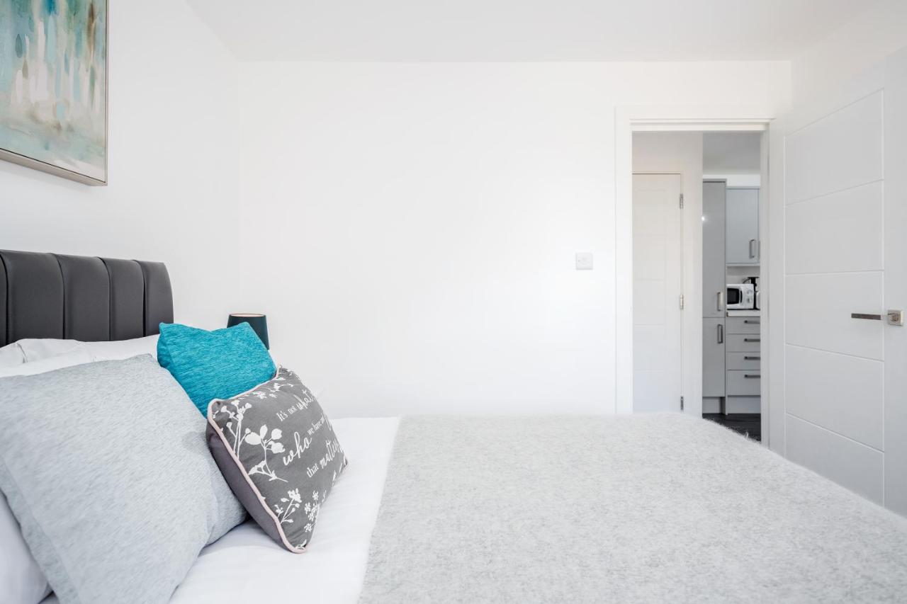 Elthorne Luxury Apartments - Uxbridge photo
