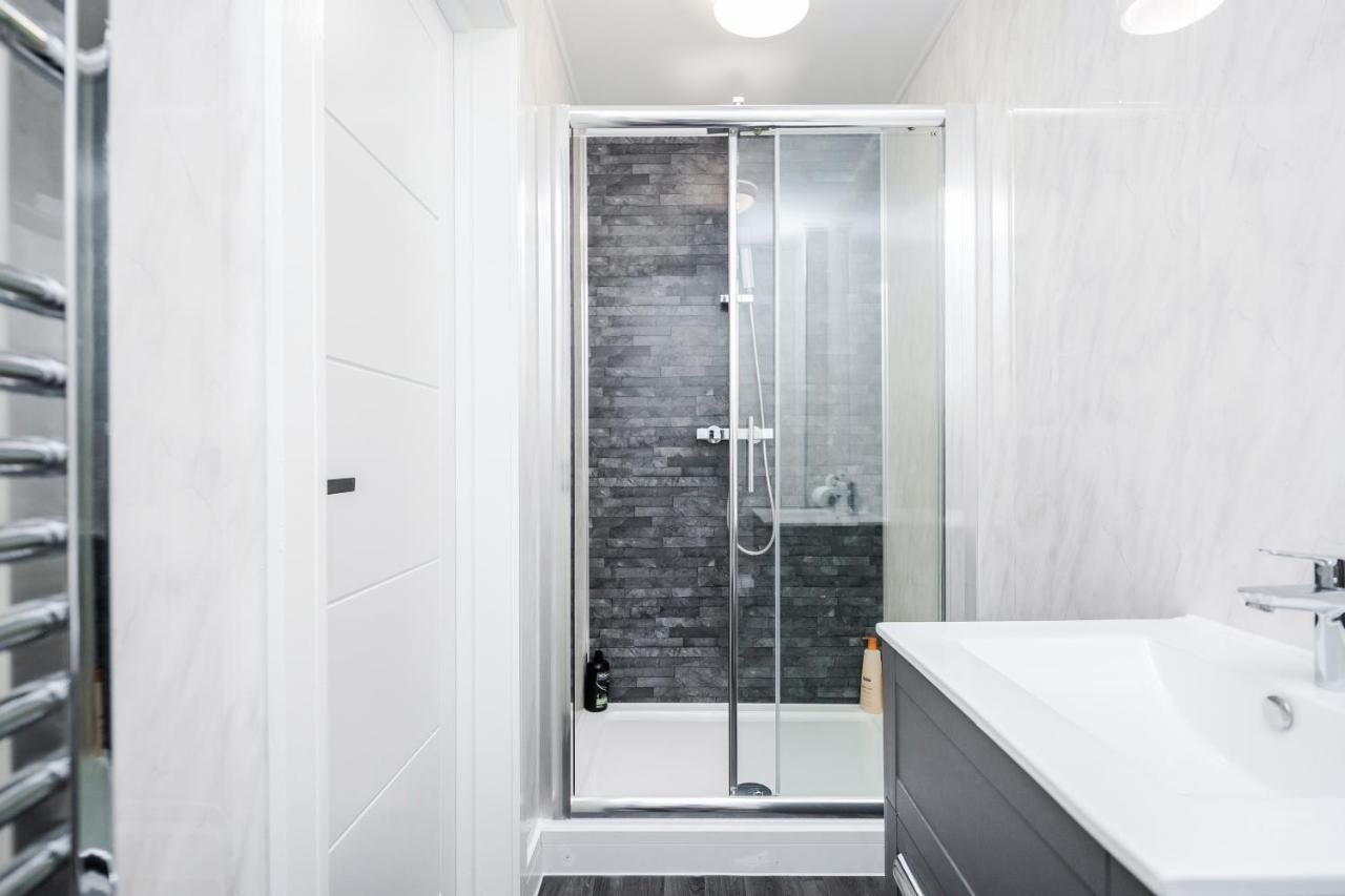 Elthorne Luxury Apartments - Uxbridge photo