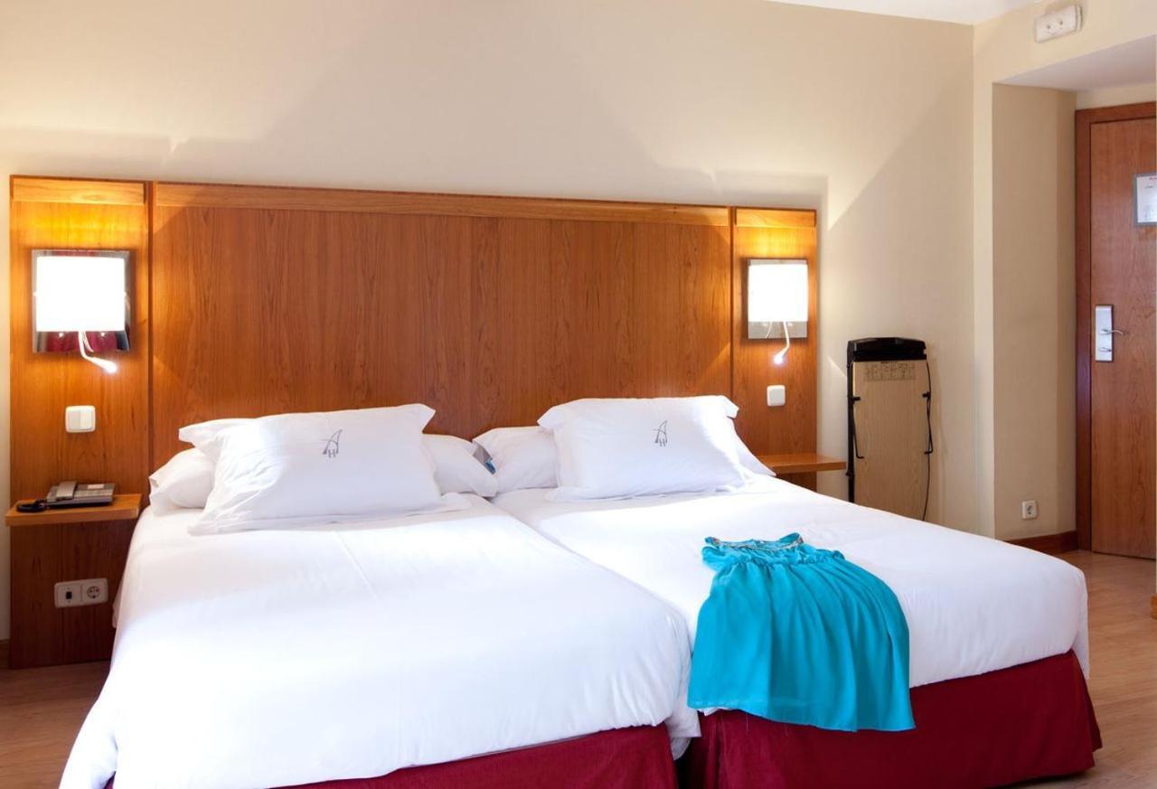 Ateneo Puerta del Sol, Madrid – Güncel 2022 Fiyatları