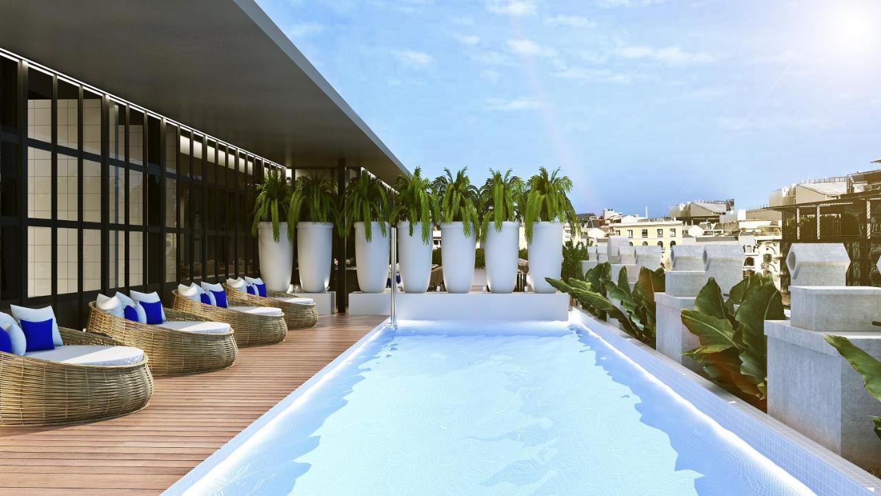 Rooftop swimming pool: Monument Hotel