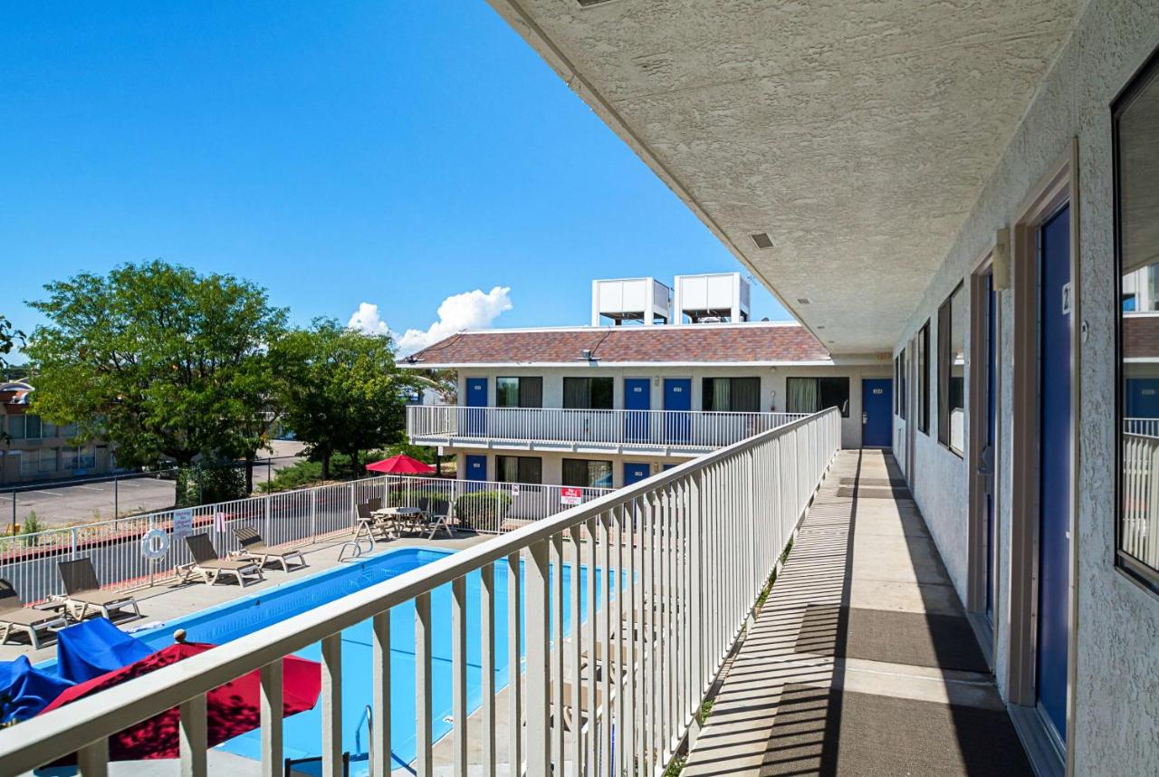 Johnnys Motel — photo 2