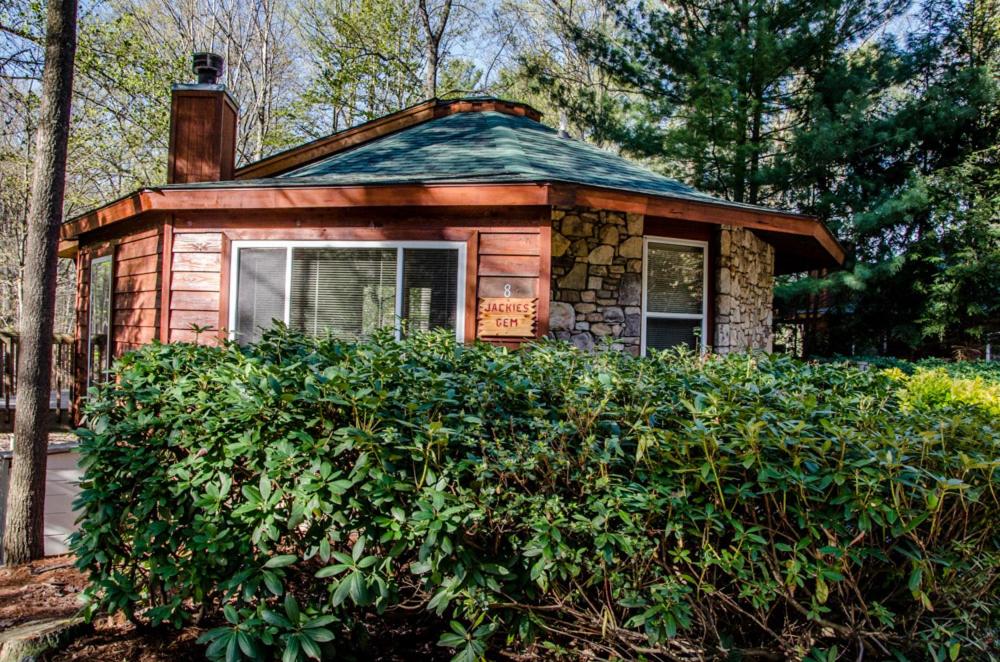 Asheville Cabins of Willow Winds — photo 6