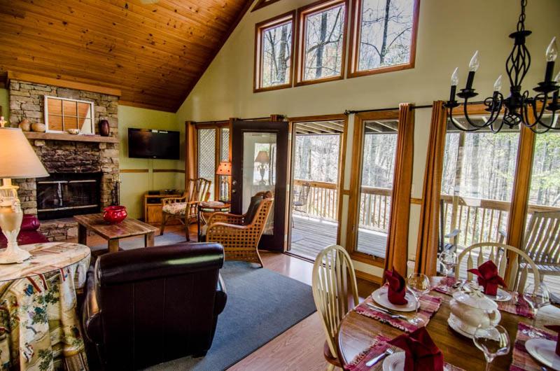 Asheville Cabins of Willow Winds — photo 3