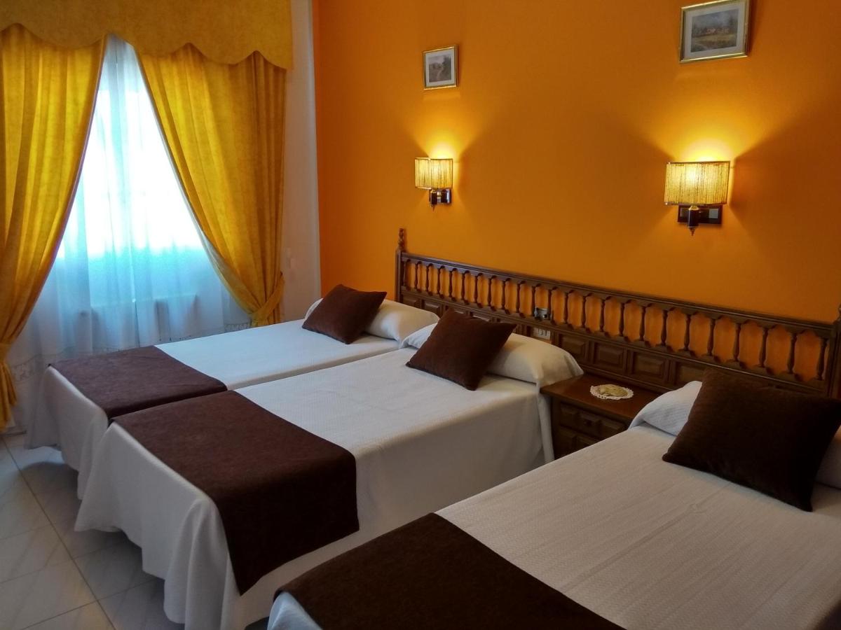 Hotel Martinez, Xesteriña, Spain - Booking.com